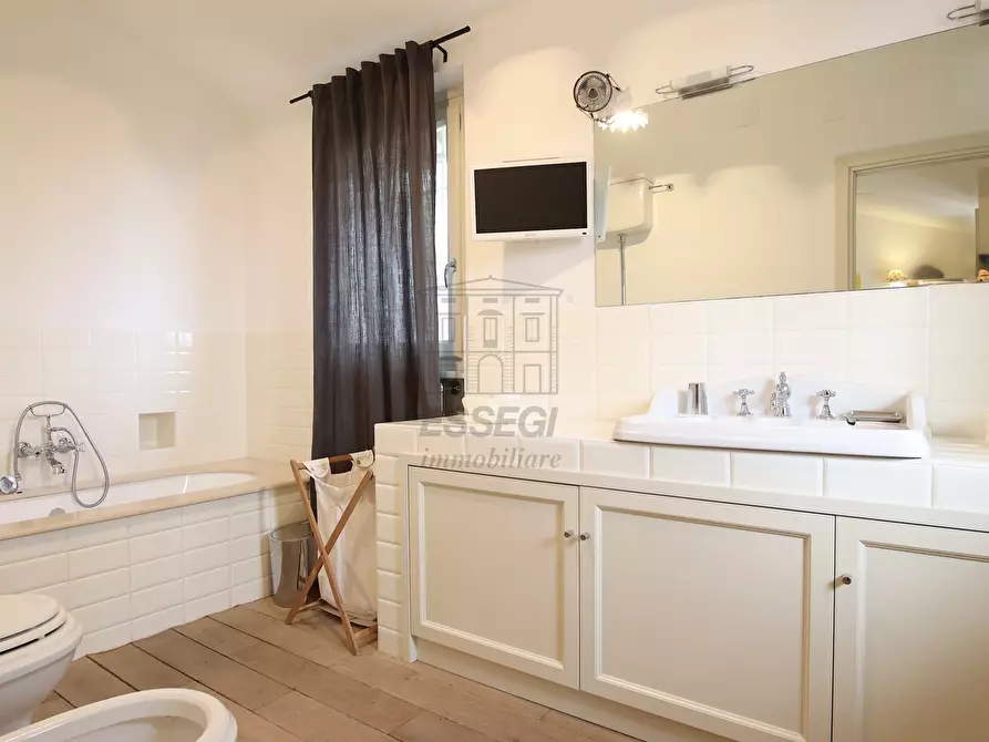 Immagine 18 di Villa in vendita  in Via della Chiesa X 466 a Lucca