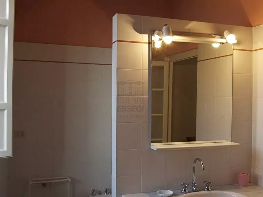 Immagine 22 di Rustico / casale in vendita  in Via di matraia a Lucca