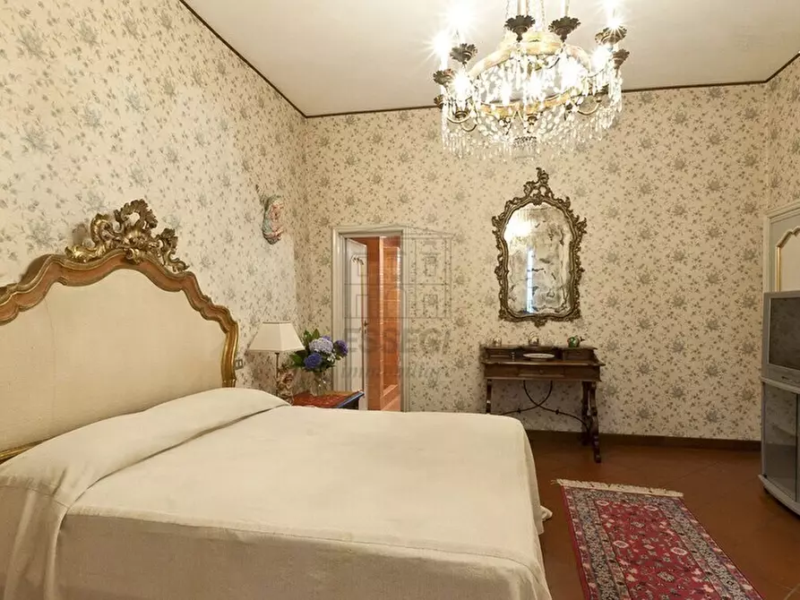 Immagine 23 di Villa in vendita  in Viale Umberto I 148 a Bagni Di Lucca