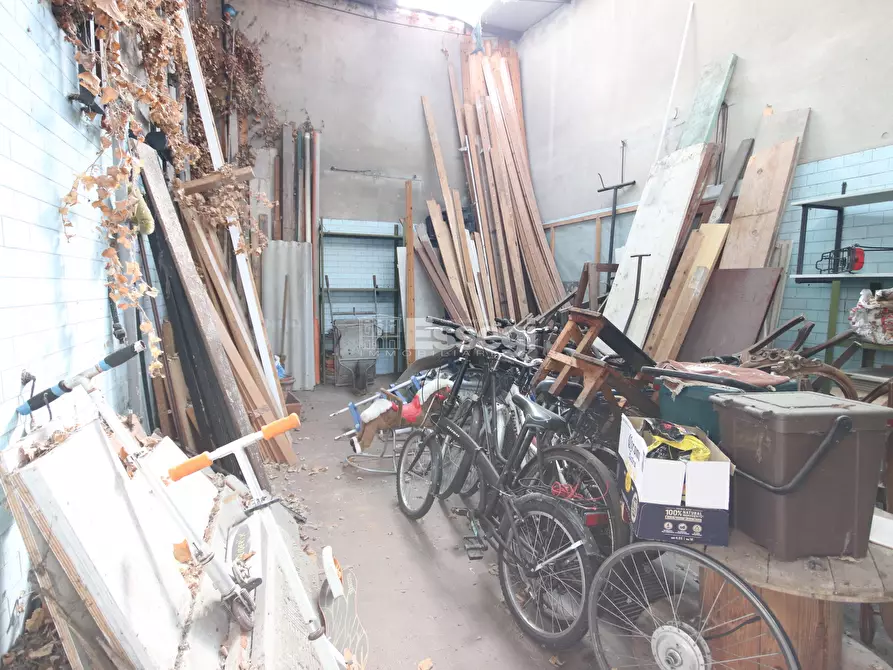 Immagine 22 di Villa in vendita  in Viale Agostino Marti a Lucca