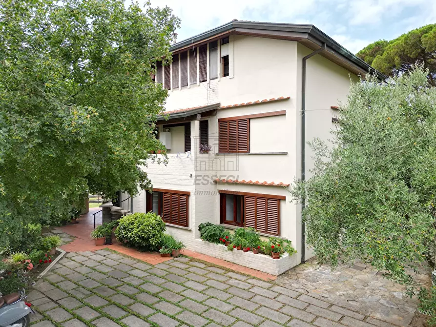 Immagine 4 di Villa in vendita  in Via della Chiesa di Gragnano a Capannori