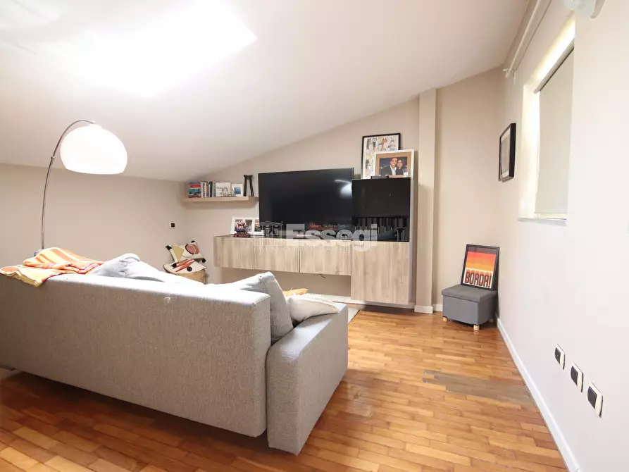 Immagine 8 di Appartamento in vendita  in Via Gaetano Luporini 1275 a Lucca