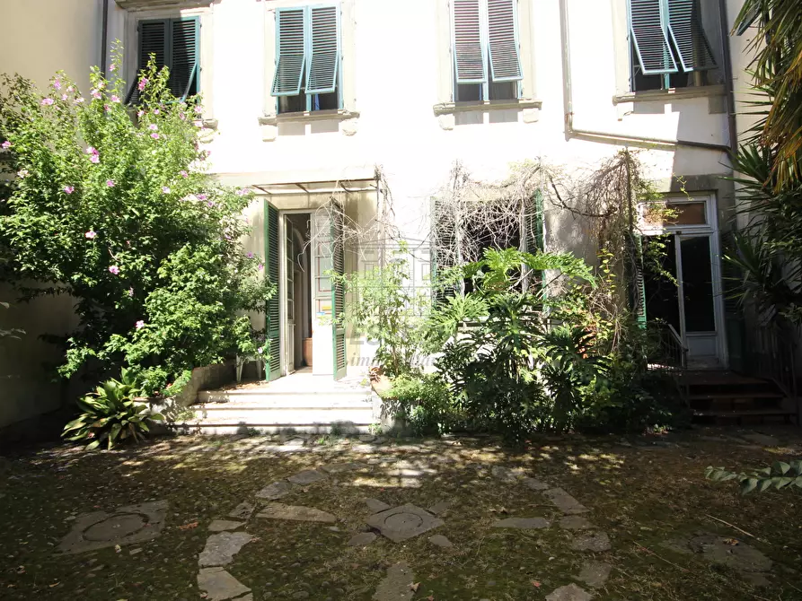 Immagine 4 di Appartamento in vendita  in via busdraghi a Lucca