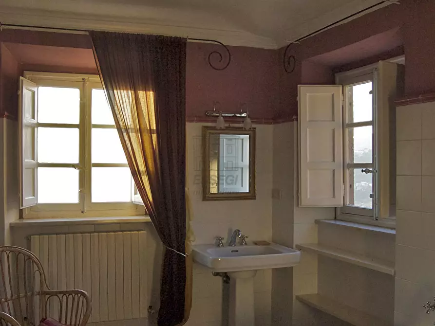 Immagine 61 di Rustico / casale in vendita  in Via di matraia a Lucca