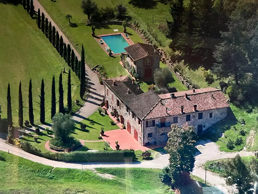 Immagine 1 di Villa in vendita  in cappella a Lucca