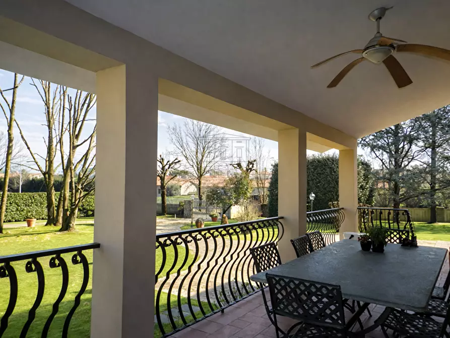 Immagine 2 di Villa in vendita  in Traversa II Via Vecchia Pesciatina 84 a Lucca