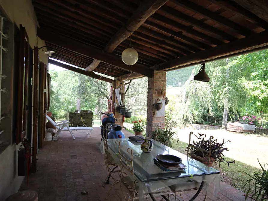 Immagine 1 di Rustico / casale in vendita  a Capannori