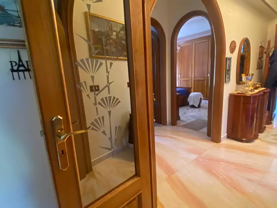 Immagine 15 di Pentalocale in vendita  in Viale Aldo Moro 15 a Bova Marina