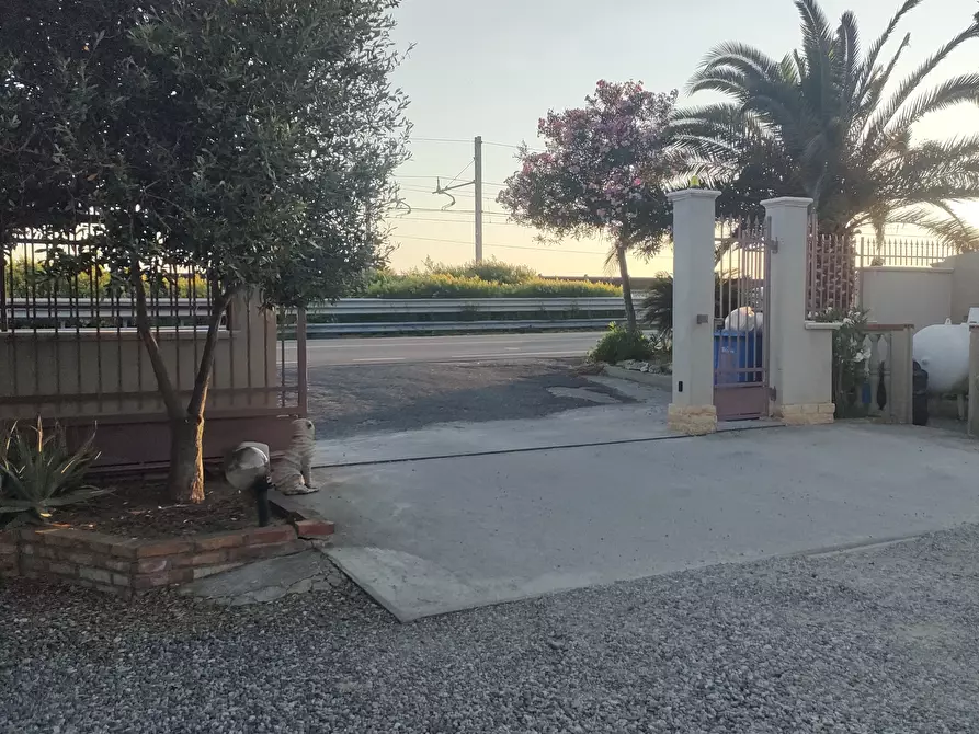 Immagine 1 di Bilocale in vendita  in E90 121 a Motta San Giovanni