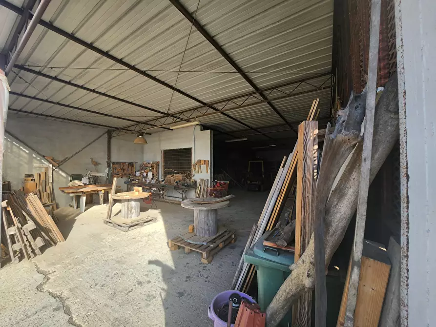 Immagine 2 di Attività artigianale in vendita  a Villasor