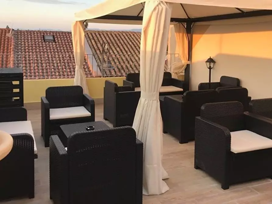 Immagine 10 di Locale commerciale in affitto  a Uta