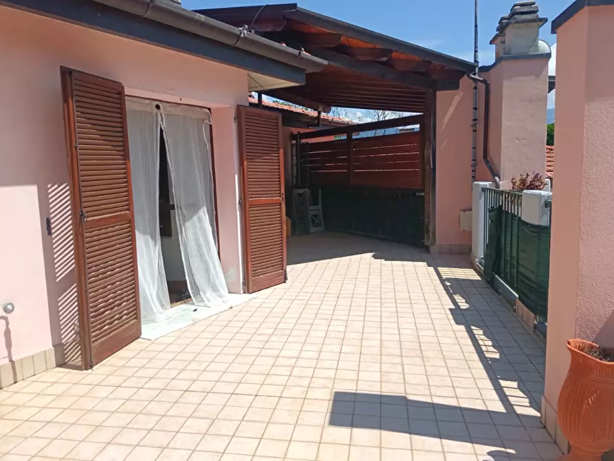Immagine 8 di Quadrilocale in vendita  a Ameglia