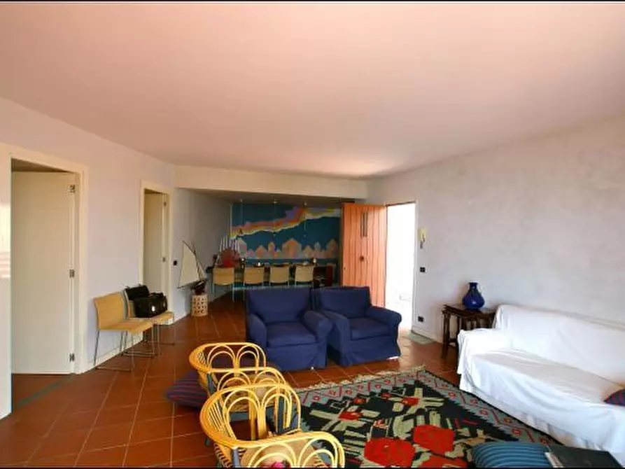 Immagine 4 di Pentalocale in vendita  a Ameglia