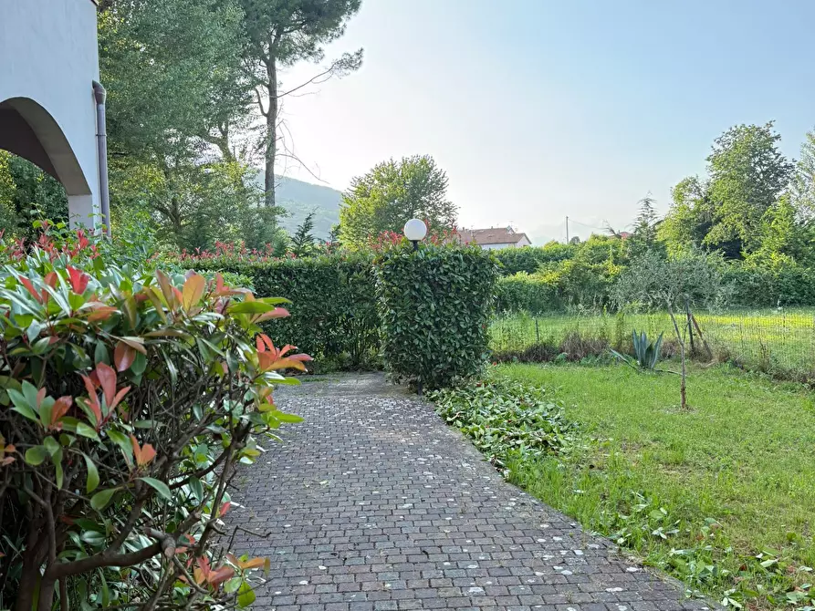 Immagine 29 di Trilocale in vendita  a Ameglia