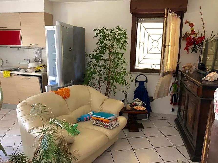 Immagine 5 di Bilocale in vendita  a Sarzana