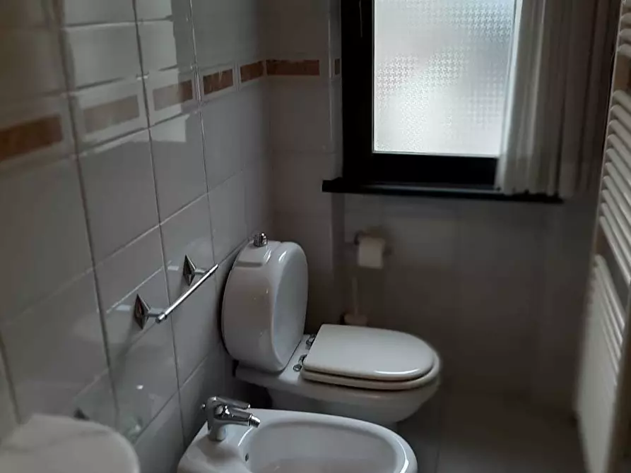 Immagine 14 di Pentalocale in vendita  a Sarzana