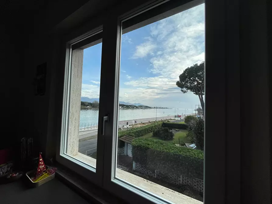 Immagine 12 di Casa indipendente in vendita  a Ameglia