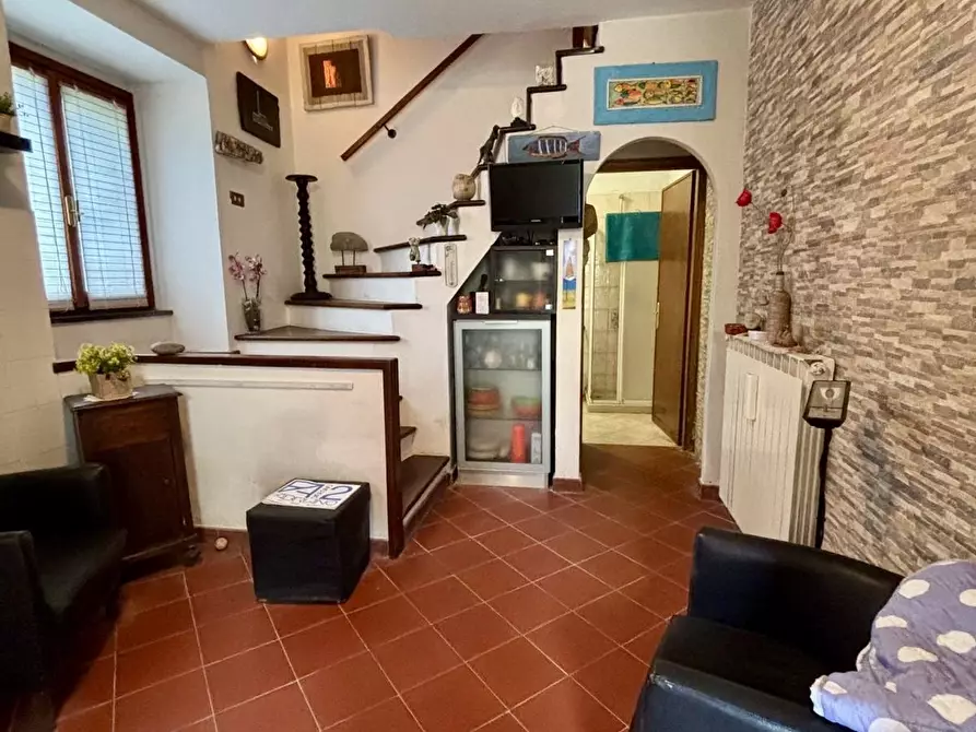 Immagine 6 di Porzione di casa in vendita  a Ameglia