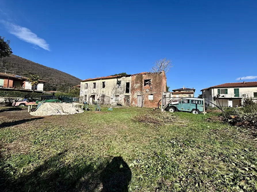 Immagine 7 di Rustico / casale in vendita  a Ameglia