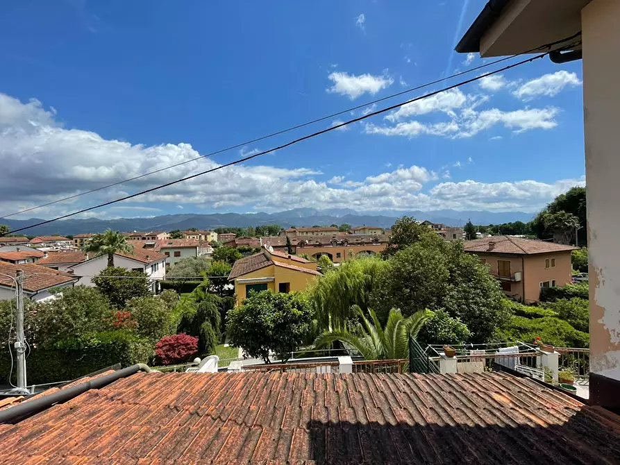 Immagine 14 di Porzione di casa in vendita  a Ameglia
