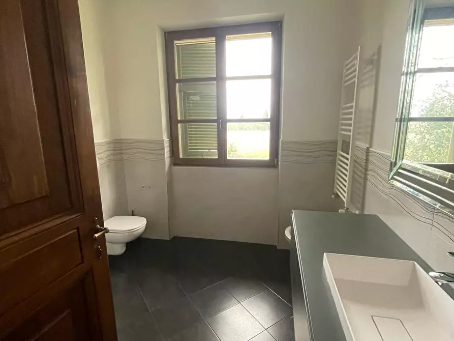 Immagine 18 di Villa in vendita  a Castelnuovo Magra