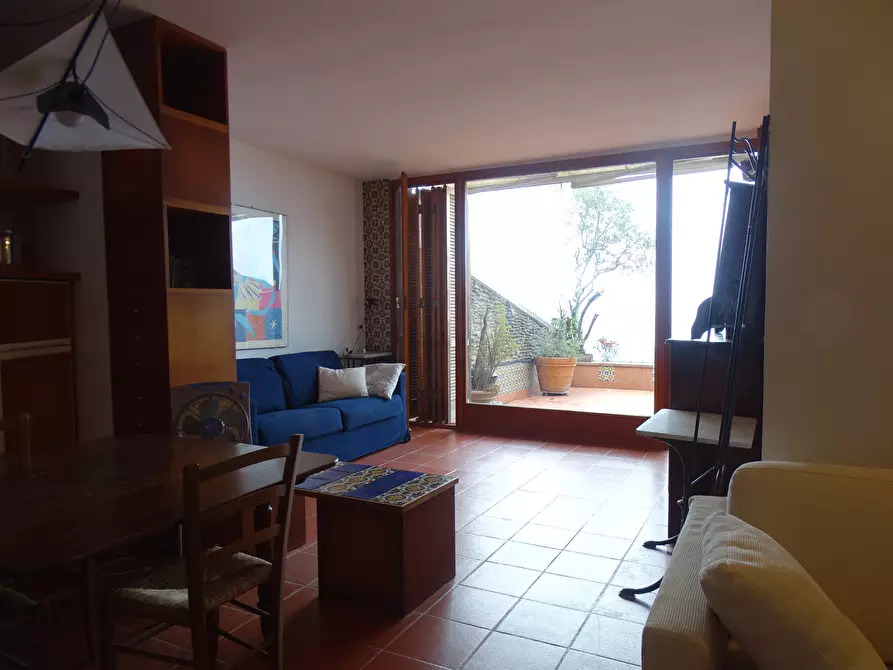 Immagine 3 di Monolocale in vendita  a Ameglia