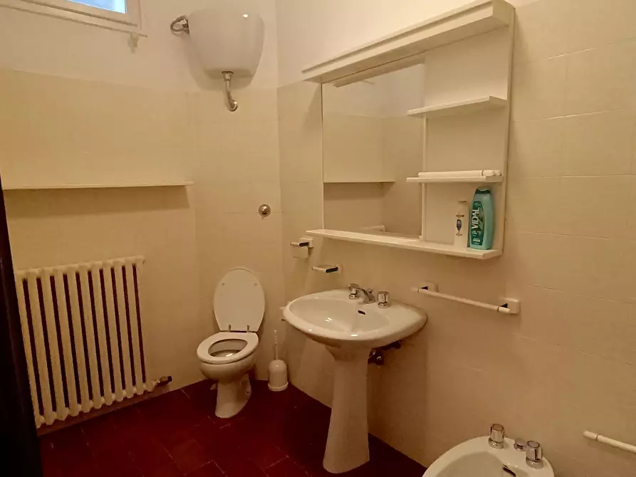 Immagine 9 di Quadrilocale in vendita  a Ameglia