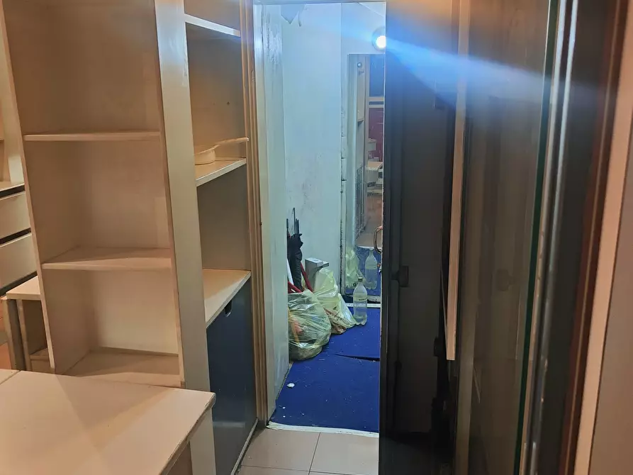 Immagine 5 di Locale commerciale in affitto  in Via Antonio Gramsci a Sarzana