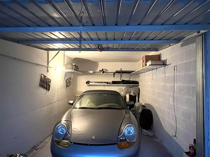 Immagine 5 di Garage in vendita  in Via Castelfranco a Valsamoggia