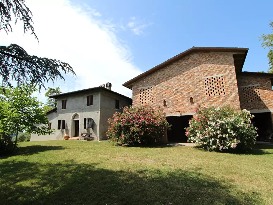 Immagine 1 di Porzione di casa in vendita  in Via Palazzetto 17 a Valsamoggia