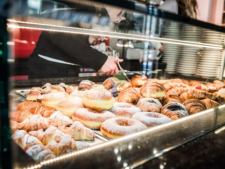 Immagine 1 di Bar / Ristorante in vendita  a Livorno