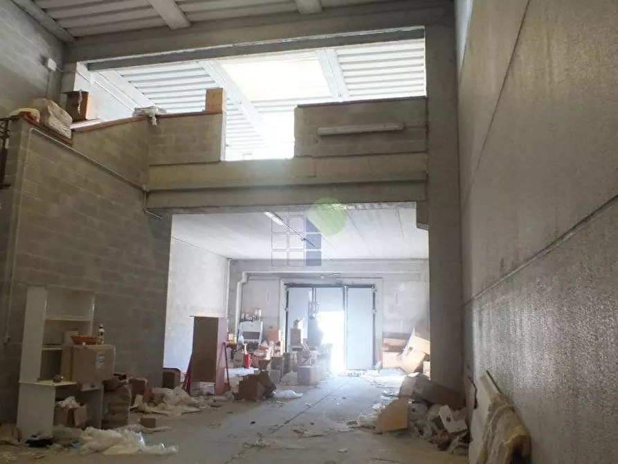 Immagine 12 di Attività artigianale in vendita  in Via Guarini a Livorno