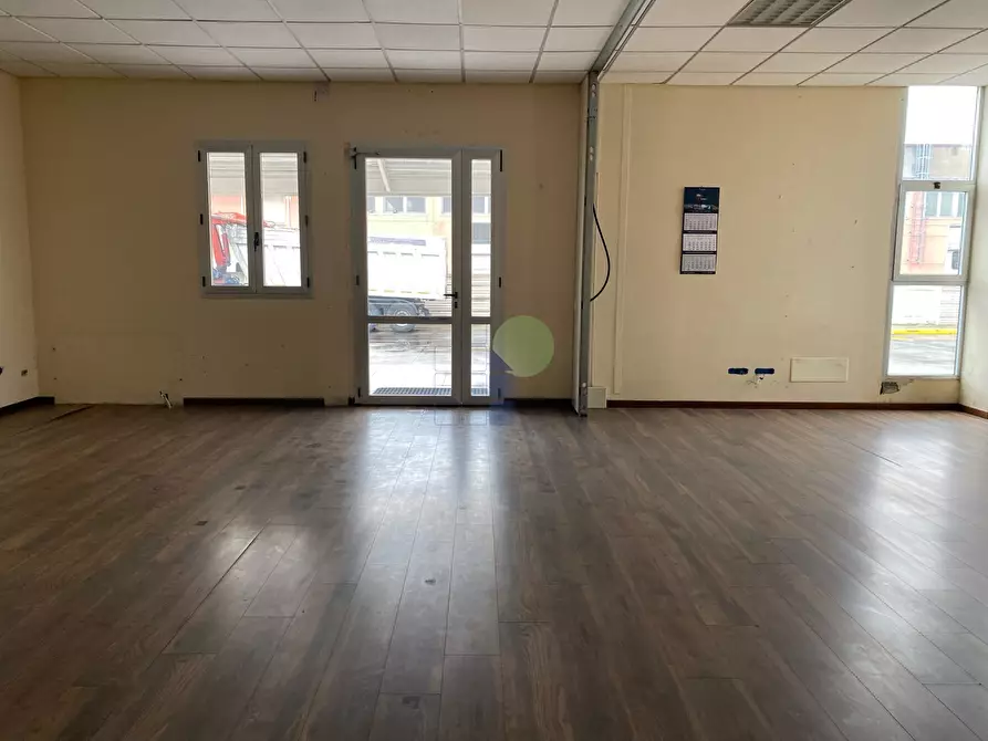 Immagine 27 di Capannone industriale in affitto  in Via dei Materassai 13 a Livorno