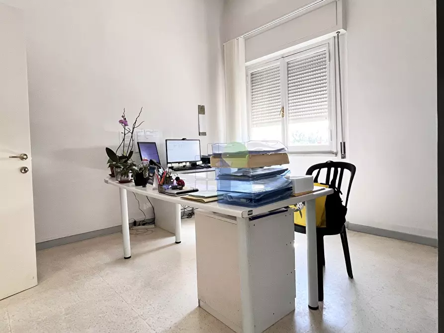 Immagine 17 di Ufficio in affitto  in Via L. da Vinci 35 a Livorno