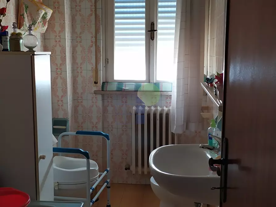 Immagine 15 di Pentalocale in vendita  in Viale Padre Nicola Magri 4 a Livorno