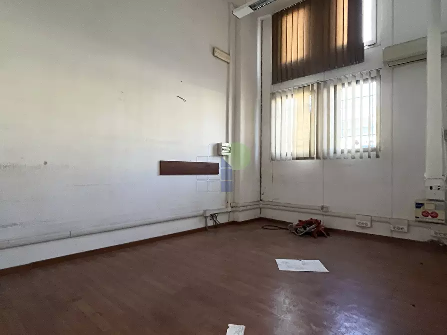 Immagine 5 di Capannone industriale in affitto  in Via Razzaguta 32 a Livorno