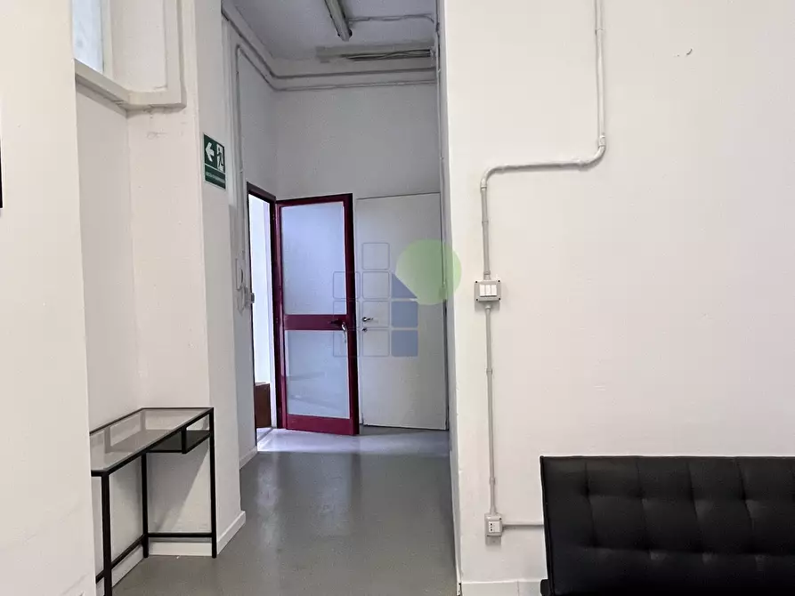 Immagine 2 di Ufficio in affitto  in Via dell' Artigianato 21 a Livorno
