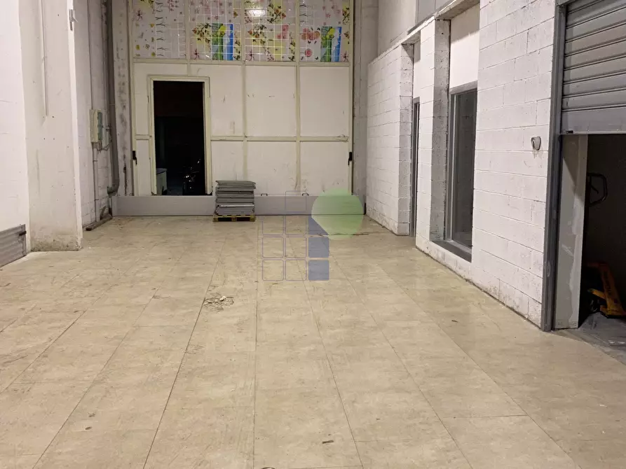 Immagine 3 di Magazzino in affitto  in Via Pian di Rota 22 a Livorno