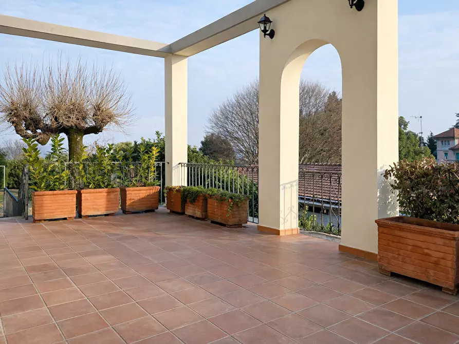 Immagine 24 di Bilocale in affitto  in Via Verbano a Arona