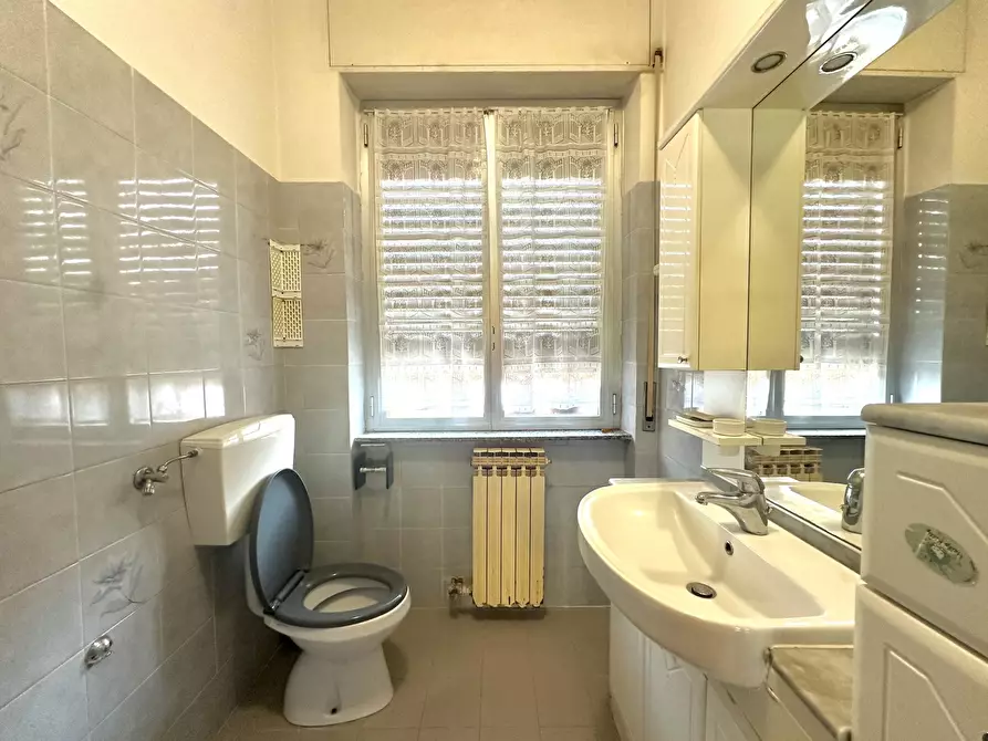 Immagine 9 di Trilocale in vendita  in Via Verbano 7 a Arona