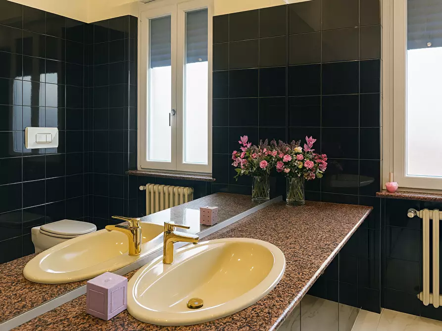 Immagine 15 di Trilocale in vendita  in Via Monviso 10 a Arona