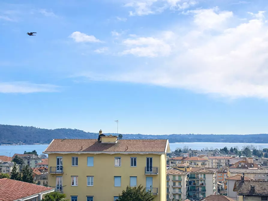 Immagine 19 di Bilocale in affitto  in Via alla Rocca 1 a Arona