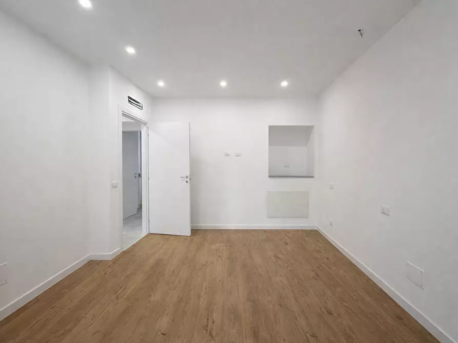 Immagine 9 di Quadrilocale in vendita  in Corso Liberazione 1 a Arona