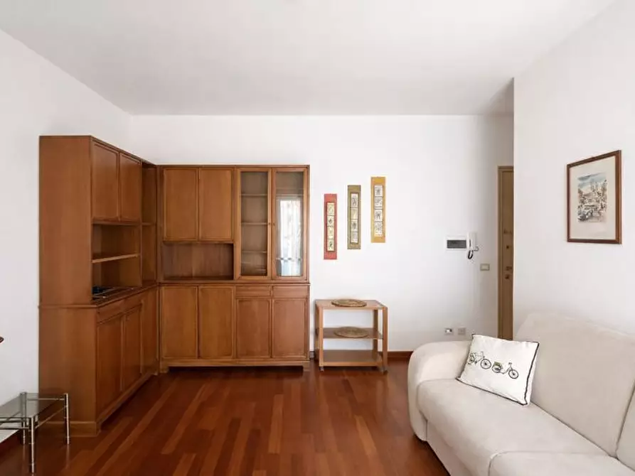 Immagine 3 di Bilocale in affitto  in Via XXIV Maggio 1 a Arona