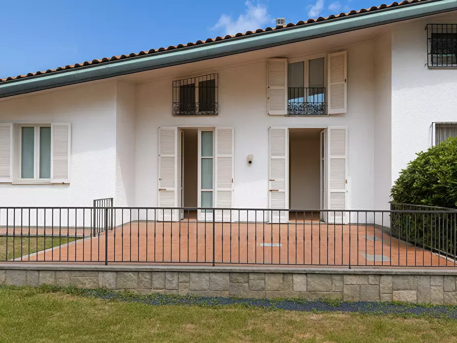 Immagine 1 di Villa in vendita  in Via San Rita a Gozzano