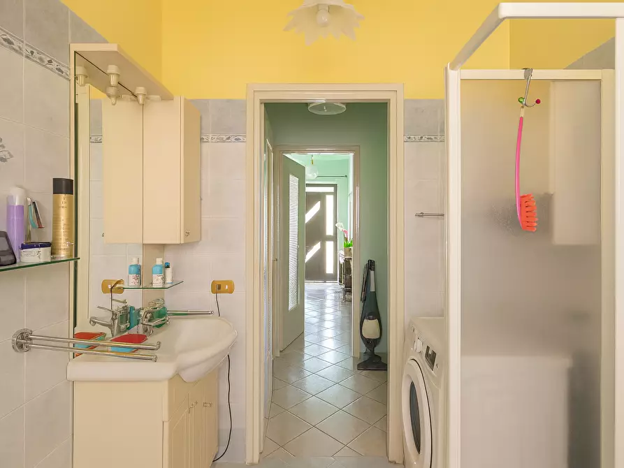 Immagine 14 di Bilocale in vendita  in Via Venezia a Dormelletto