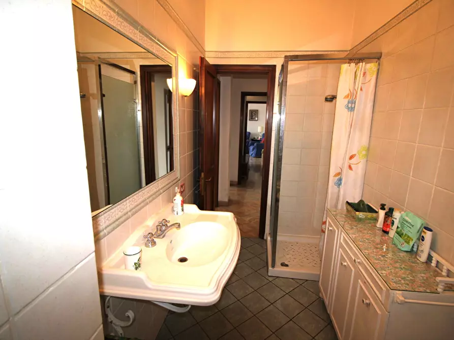 Immagine 30 di Appartamento in vendita  in Via delle Panche 50 a Firenze