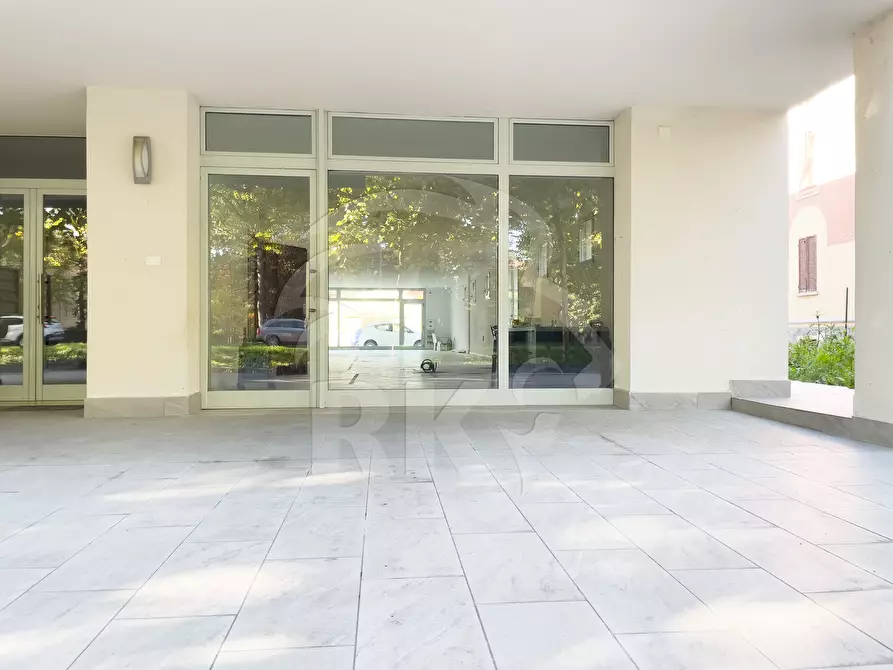 Immagine 19 di Locale commerciale in vendita  in Viale Cinque Martiri 12 a Mirandola