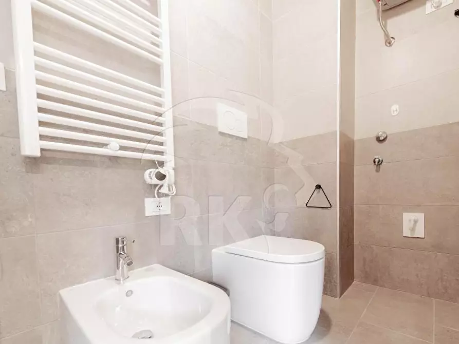 Immagine 4 di Trilocale in vendita  in Via Giovanni Amendola 12 a Bologna