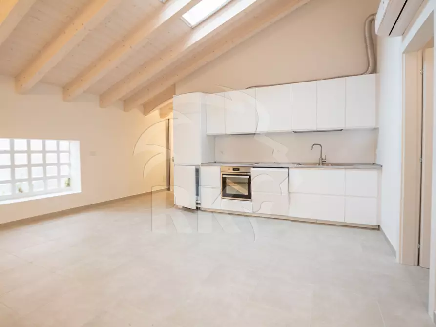 Immagine 2 di Trilocale in affitto  a Bologna